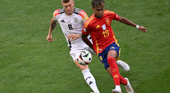 Despite defeat against Spain German team hailed by supporters