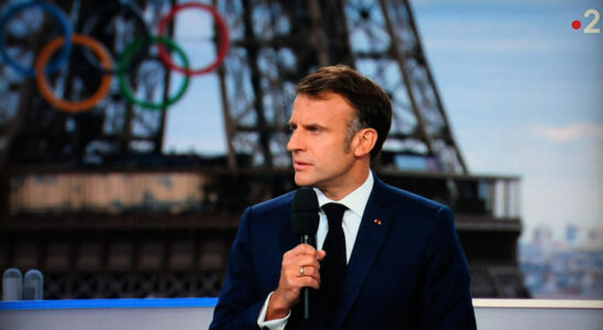 Emmanuel Macron says he will not appoint a new government