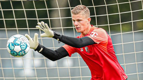 FC Utrecht lets goalkeeper Raatsie leave for