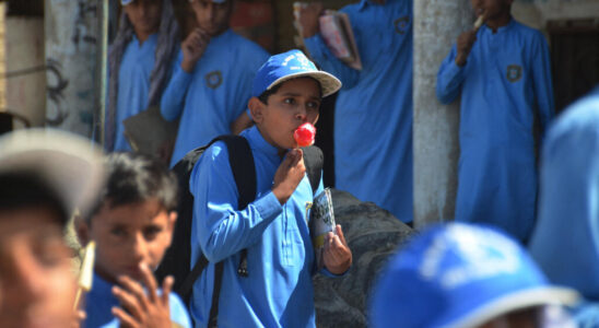In Pakistan school start delayed due to heat