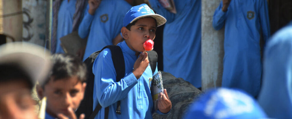 In Pakistan school start delayed due to heat