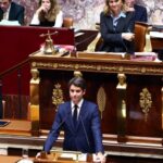 Macronist MPs discuss action pact and still seek coalition to
