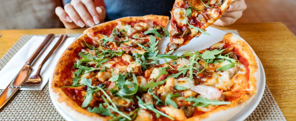 Nutritionists Little Secret to Eating Pizza Without Raising Blood Sugar