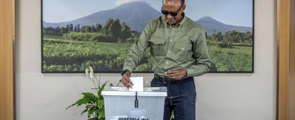 Paul Kagame leads with 9915 of votes according to partial