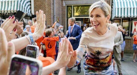 Queen Maxima opens community center De Basis in Soesterberg