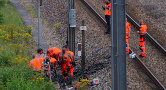 Rail network resumes optical fiber targeted