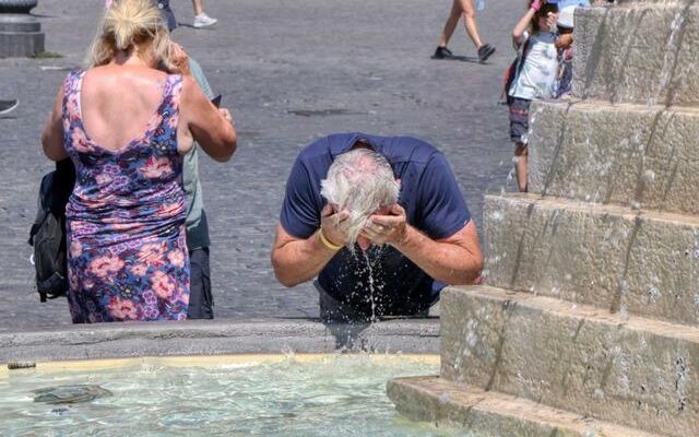Red alert issued in the country Extreme heat kills 4