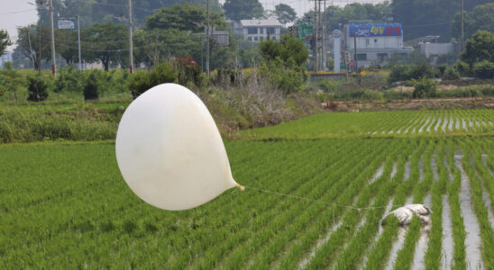 South Korea relaunches border propaganda after Pyongyang launches more balloons