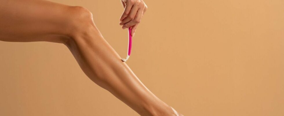 This Mistake Youre Probably Making When Shaving Your Legs According