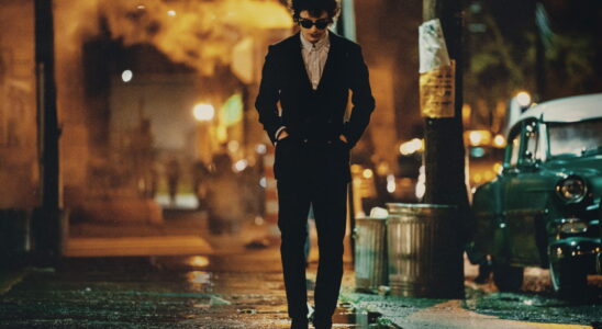 Timothee Chalamet Becomes Bob Dylan Discover the First Trailer