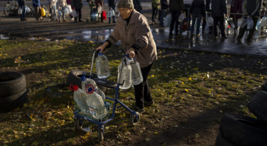 Ukraine A few kilometers from the front line finding drinking