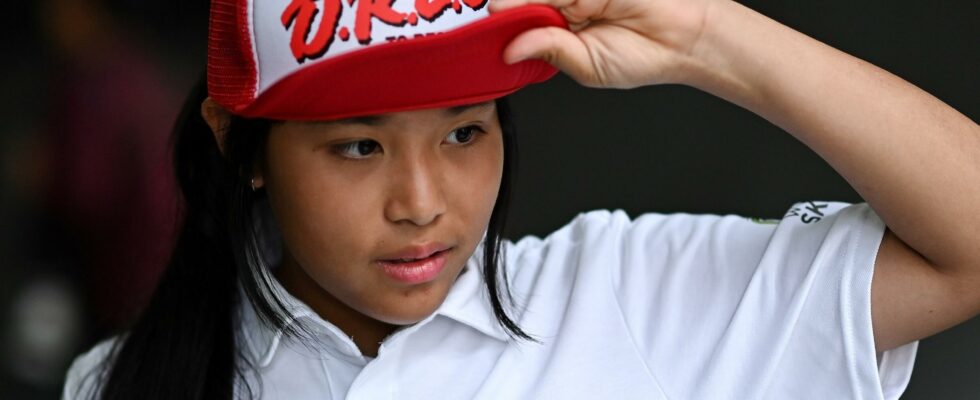 Vareeraya Sukasem Thai skateboarding hopeful at 12