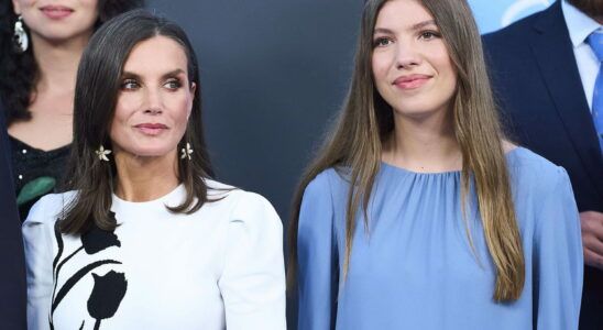 While Leonor is her doppelganger Letizia of Spain also shares