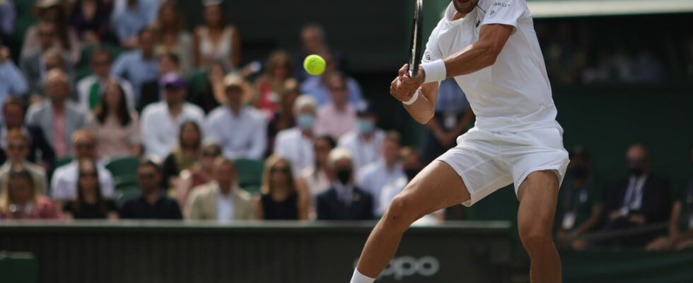 White outfit symbol of Wimbledon