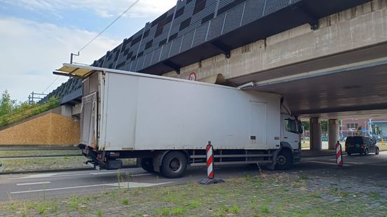 112 News Truck Stuck Under Viaduct Explosion at Utrecht