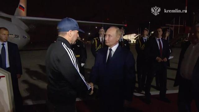 AA-20240801-35294985-35294974-PUTIN_WELCOMED_THOSE_RETURNING_TO_RUSSIA_AT_THE_AIRPORT_WITH_THE_EXCHANGE_OPERATION_IN_ANKARA