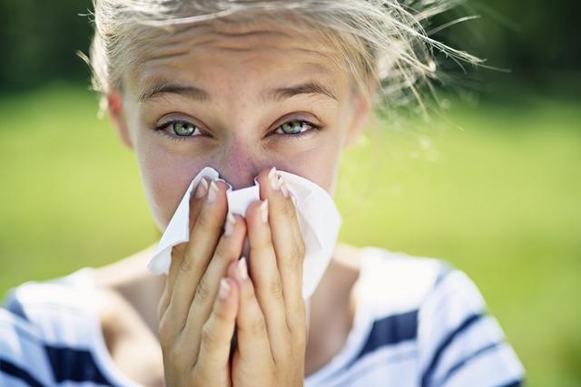 spring allergies sneezing cough