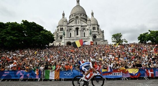 American Kristen Faulkner wins gold Parisians go wild for cycling