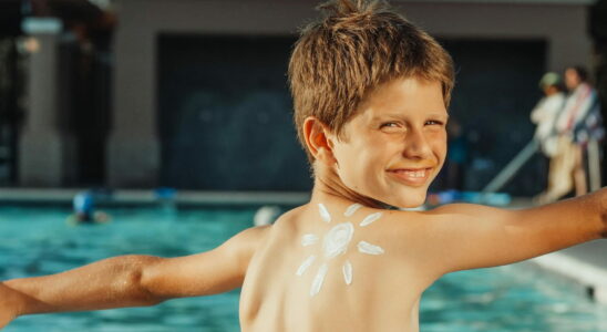 By applying sunscreen this way your children will no longer