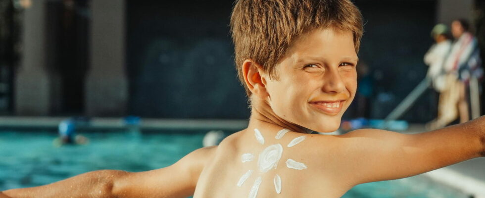 By applying sunscreen this way your children will no longer