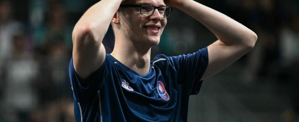 Felix Lebrun wins bronze medal in mens singles table tennis