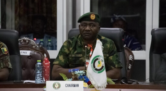 Niger Nigerian Army Chief of Staff Travels to Niamey to