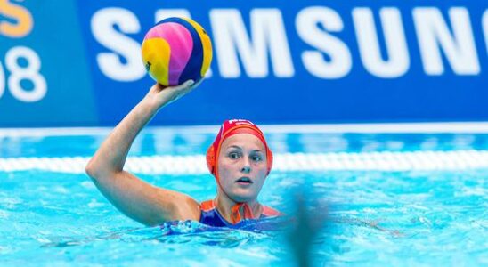 Olympics Buis makes minutes for winning water polo players Hockey