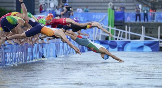 Paris 2024 Belgian triathlete sick after swimming in the Seine