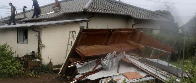 Three dead after typhoon Latest news fast news