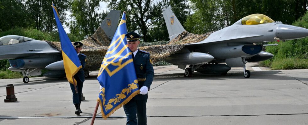 kyiv receives its first F 16 aircraft – LExpress