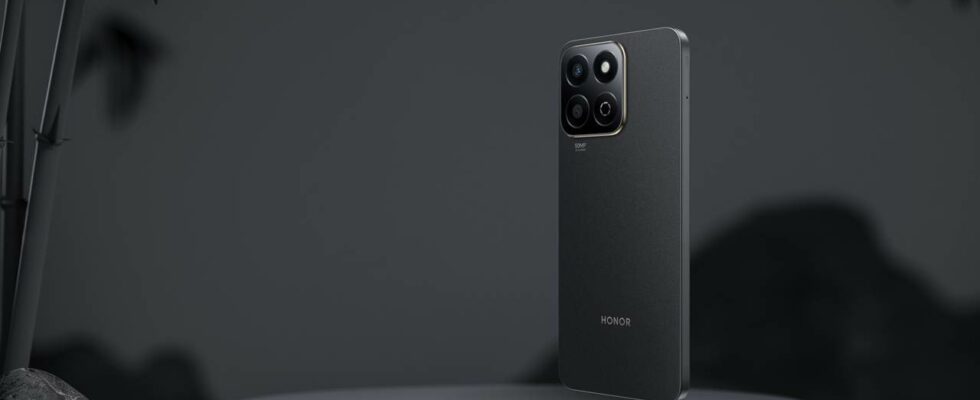 Affordable Phone Honor 200 Smart Features Announced