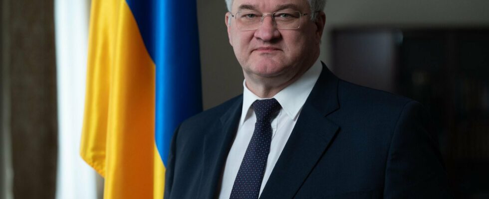 Behind the new head of kyiv diplomacy the omnipresence of