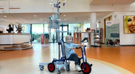 Children ride through the Princess Maxima Center with this infusion