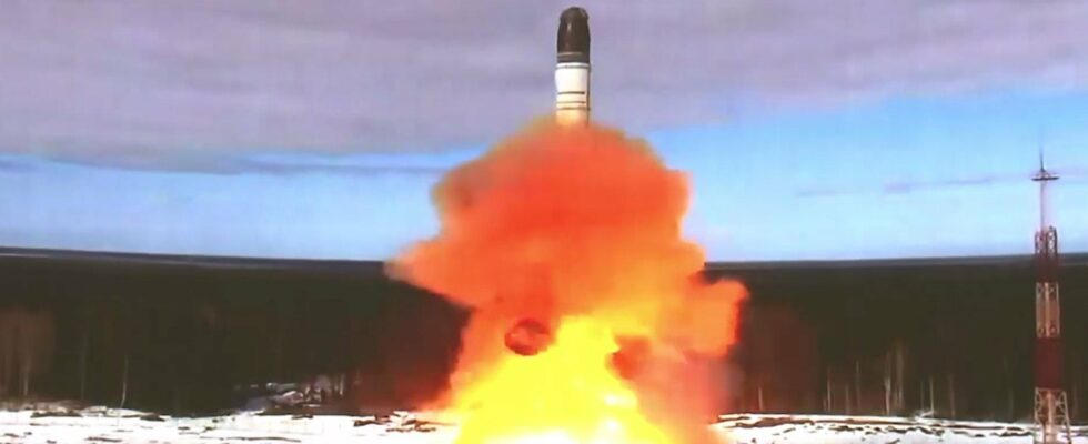 Spectacular explosion during test of Satan 2 intercontinental missile –