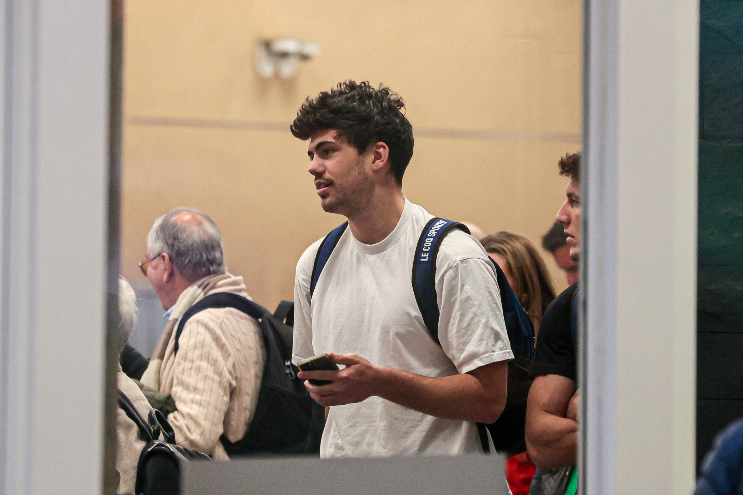 Pau player Hugo Auradou (C), charged with rape in Argentina, August 27, 2024 at Buenos Aires airport