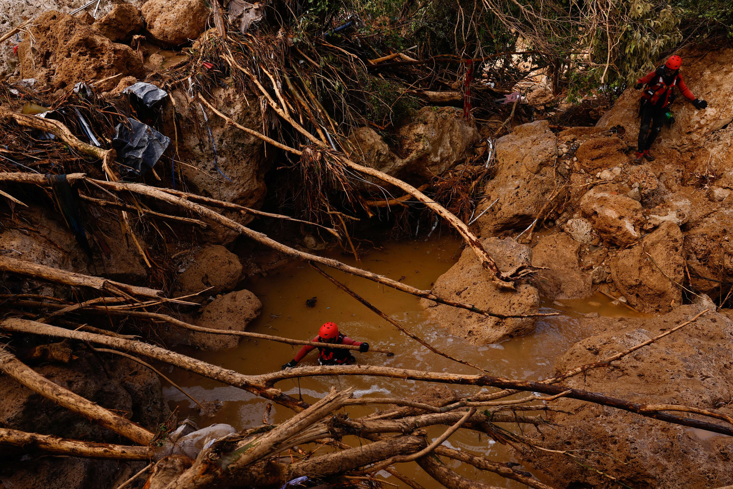 Rescuers have a lot to do to try to find survivors in a disrupted and unstable landscape, on October 30, 2024 in Letur.