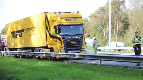 A12 towards Arnhem open again after major accident with truck