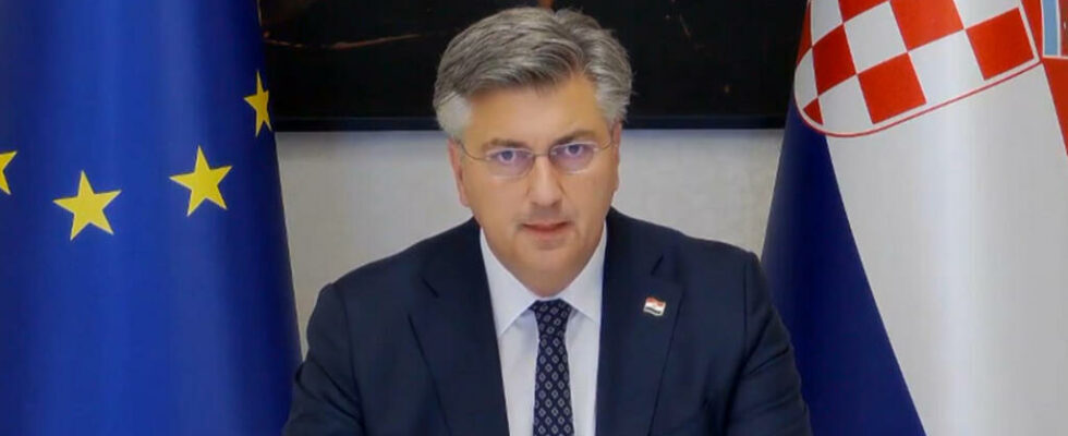 Andrej Plenkovic I have reservations about return centers in third