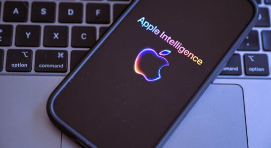 Apple Intelligence how to install it in France before its