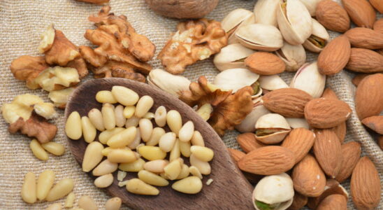 Certain nuts have amazing benefits for our health helping to