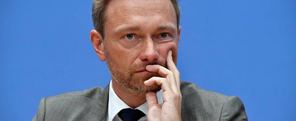 Christian Lindner the minister who wants to bring down Olaf