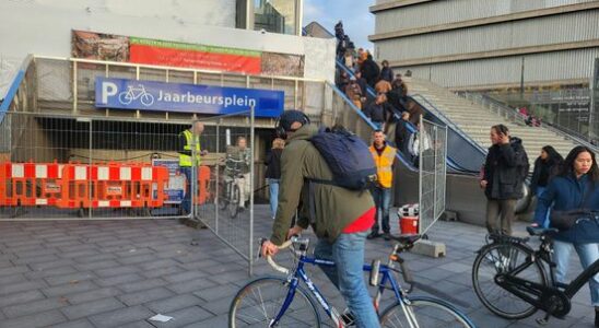 Cracks in construction Jaarbeursplein bicycle shed closed immediately for investigation