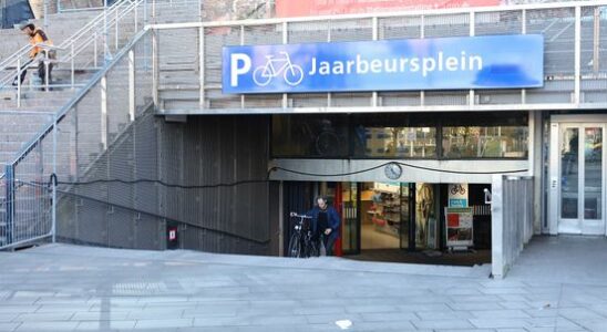 Cracks in construction Jaarbeursplein bicycle shed closed tonight for investigation