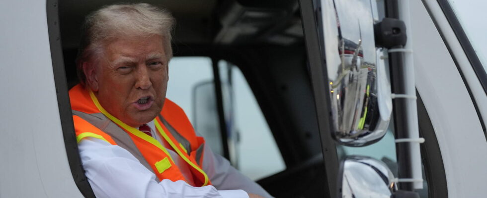 Donald Trump poses in a garbage truck after Bidens gaffe