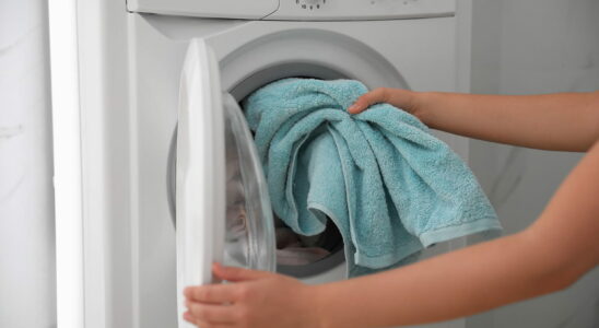 Drying clothes quickly without a tumble dryer without a ventilated