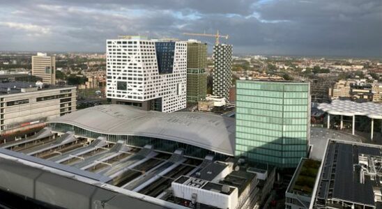 Dutch people received in Utrecht hotel after repatriation from Lebanon