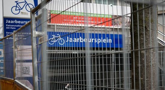 Frustration and questions about the closure of the Jaarbeursplein bicycle