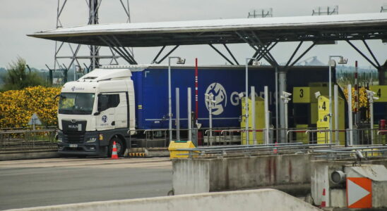 Heavy goods vehicle tax in France rumbles from truck drivers