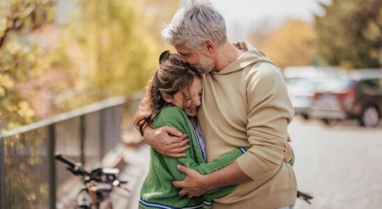 How fathers attitudes influence their daughters romantic choices study finds