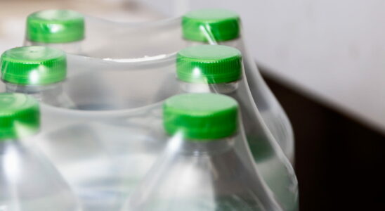 How long should you keep an open plastic water bottle